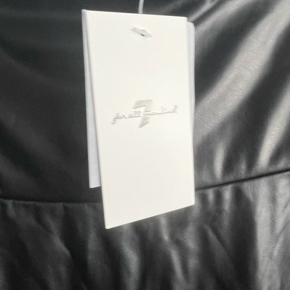 NWT 7 for All Mankind Asymmetrical Hem Faux leather Midi Skirt Black size large - Picture 3 of 8